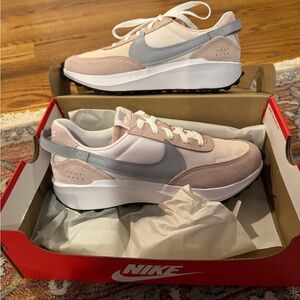 Nike Women's waffle debut